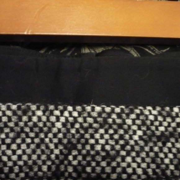 Vintage LOFT Thick Wool Blend Black Banded Waist Skirt 29W - Picture 6 of 12